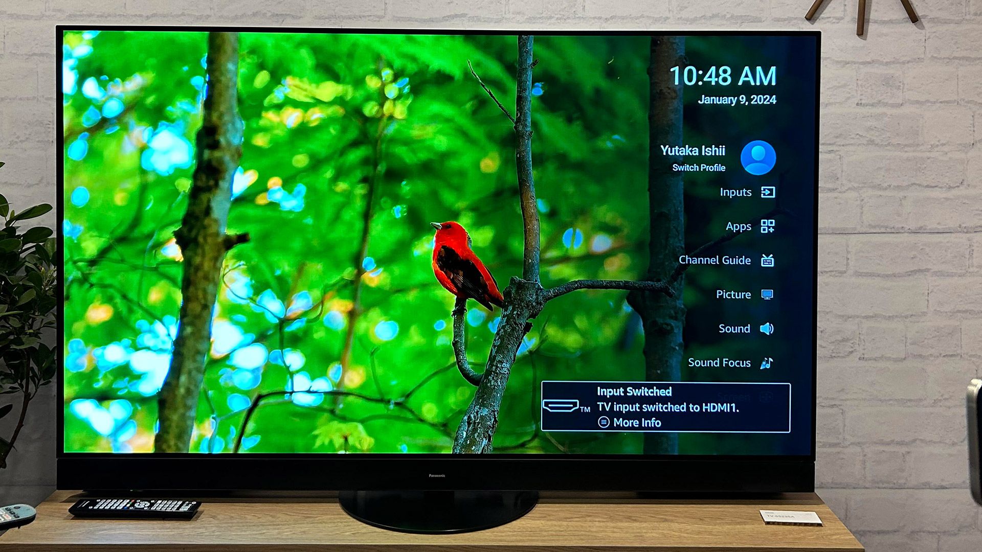 テレビモニター CDMRHUzPrHfpYBZEtUofqP.jpg