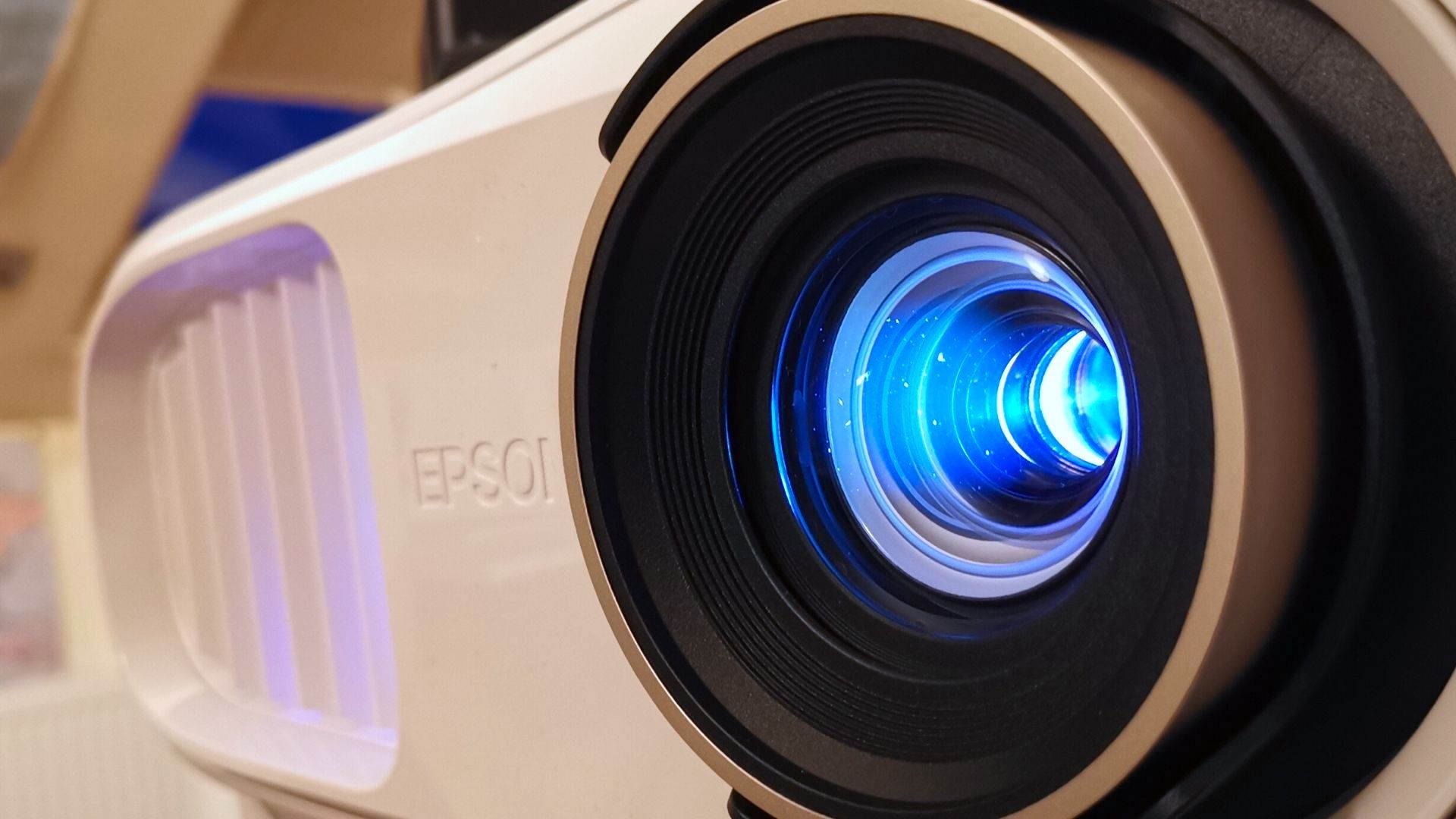 Epson Home Cinema 3800 / EH-TW7100 review | TechRadar