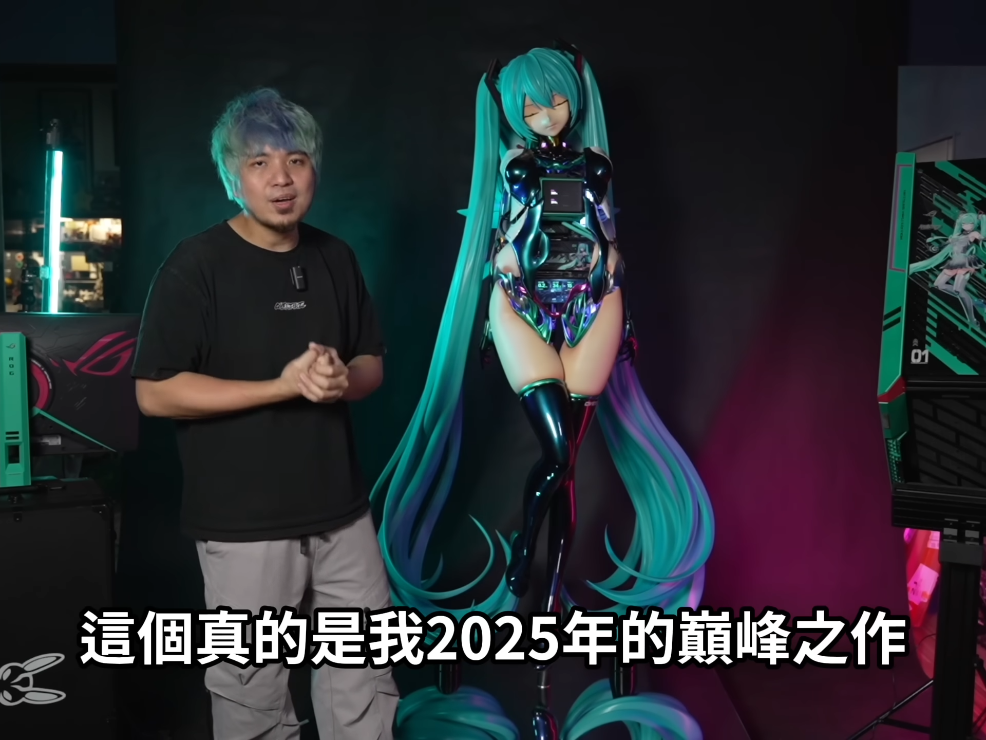 This 2-meter tall statue of Hatsune Miku is actually a gaming PC