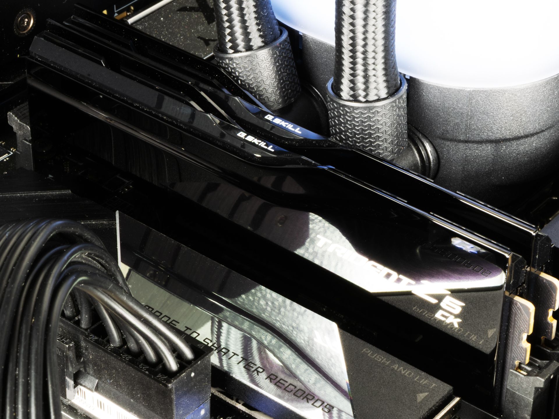 メモリー Trident Z5 CK RGB DDR5-8800 G.SKILL Trident Z5 CK 48GB (2 x 24GB) 288-Pin CUDIMM DDR5