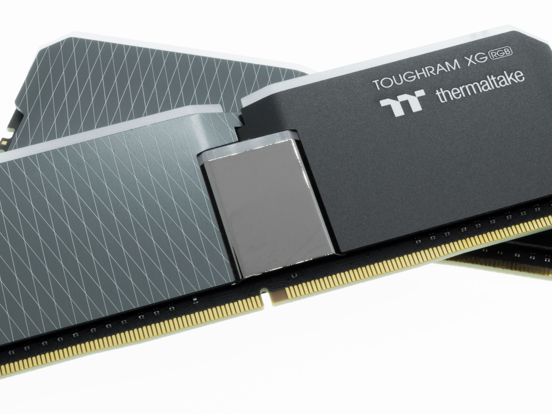 Rgb Ram Toughram 32gb Thermaltake ToughRAM XG RGB DDR4-4000 And
