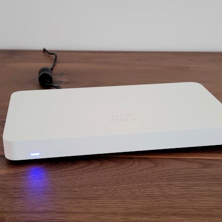 Meraki GO ホワイトモデル 本体と付属品 Meraki Go – Indoor Wireless Access Point - Casaplex