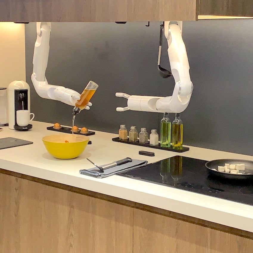 Samsung's Bot Chef is like having Rosie from the Jetsons prepare