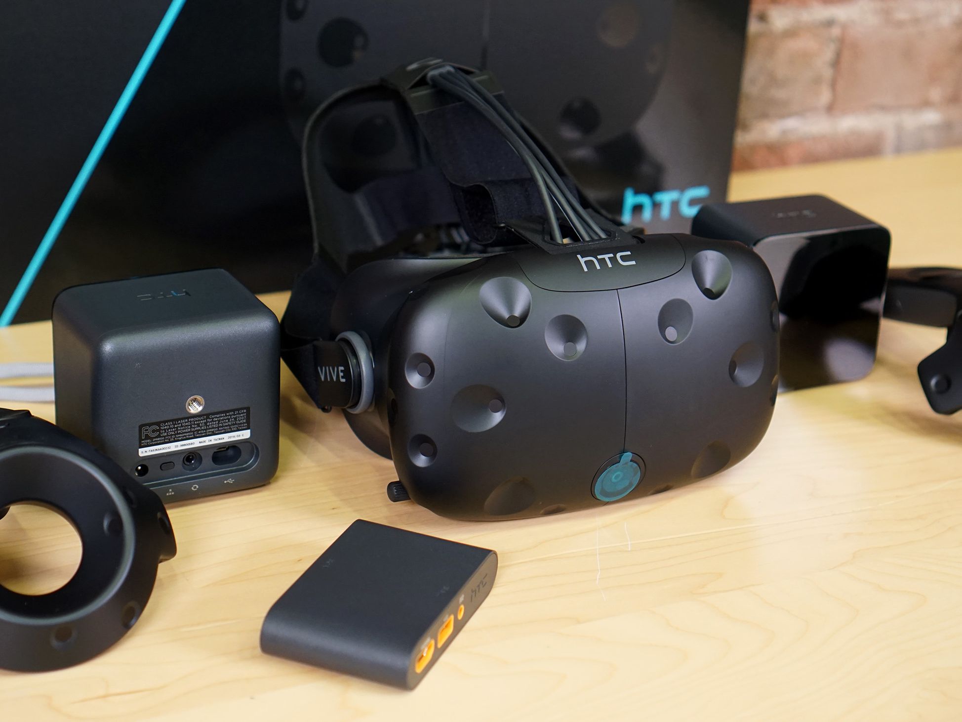 Amazon.com: HTC America Vive Virtual Reality System : Video