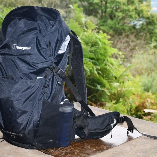 berghaus freeflow 20l hiking backpack 30 +6 Men's Pillar Box Red/Ash 36L Sports & Outdoors Travel Backpack Berghaus Walking Bag