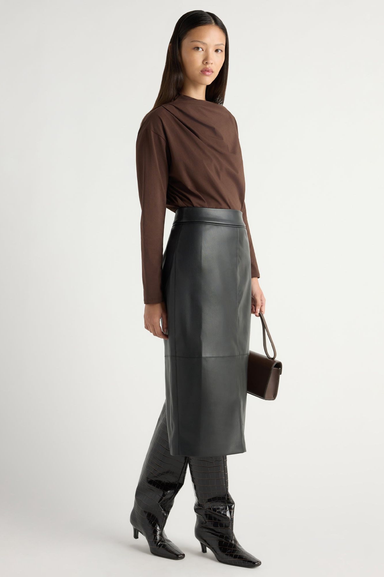 Briony Back-Slit Vegan Leather Skirt Black / Xs