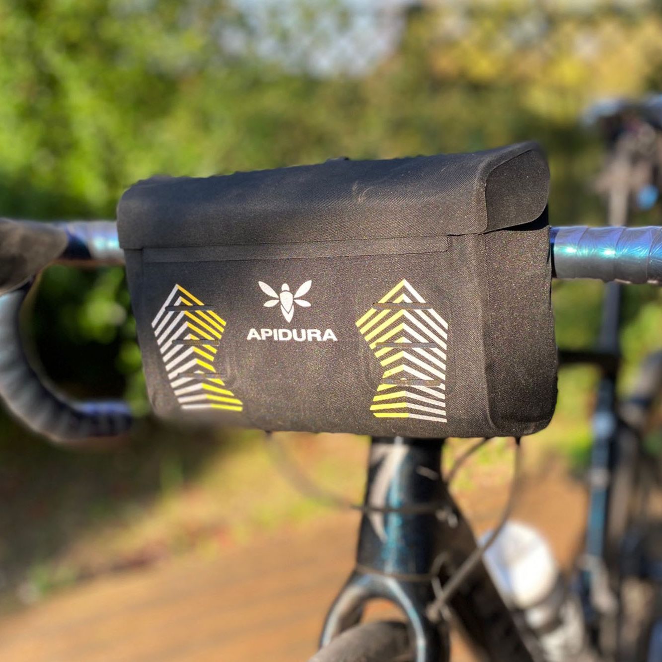アクセサリー APIDURA Handlebar Pack Dry (9L) Expedition Handlebar Pack - Waterproof Front Bag | Apidura