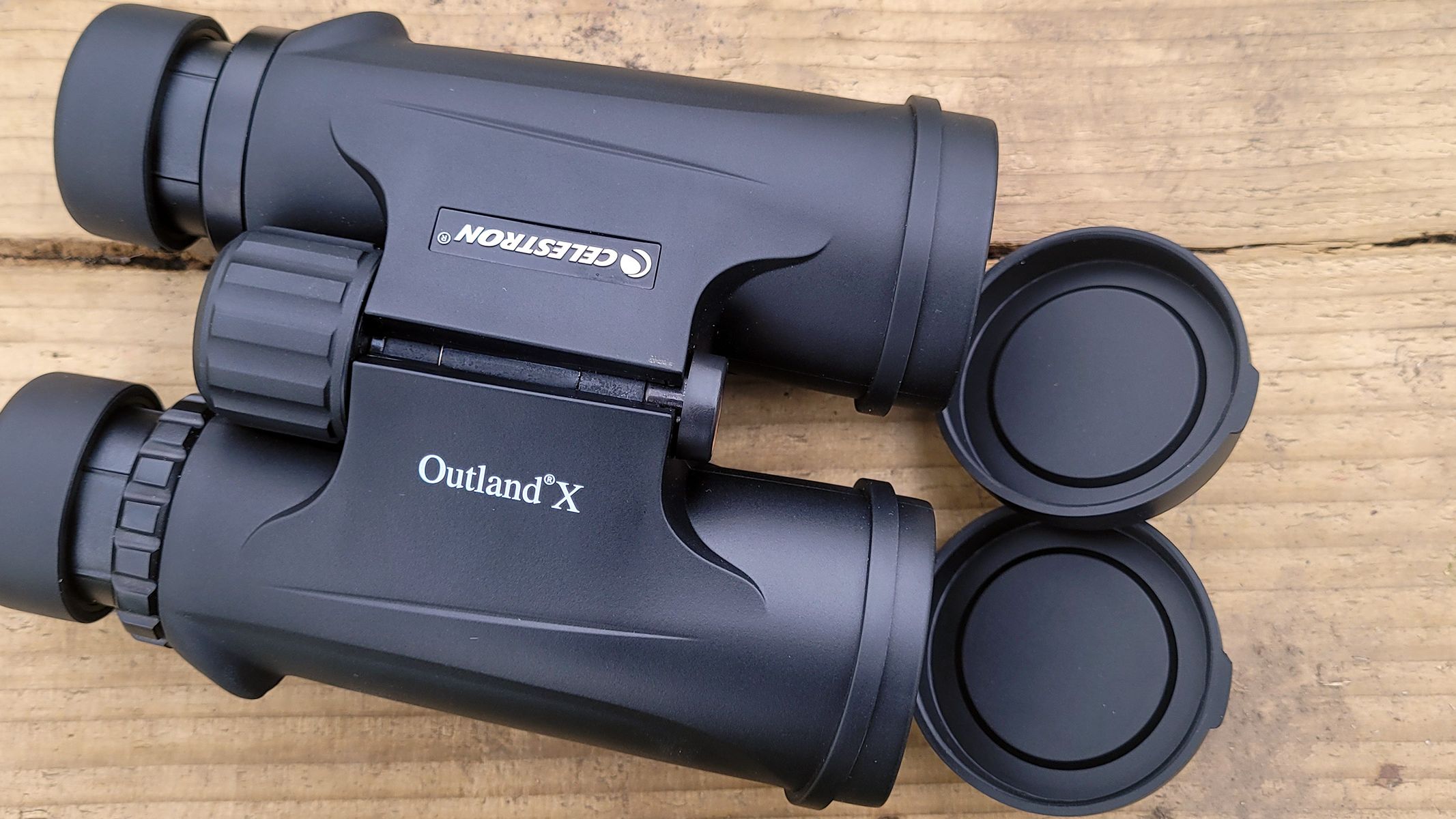CELESTRON OUTLAND X 10X42 双眼鏡 Outland X 10x42mm Roof Binoculars | Celestron