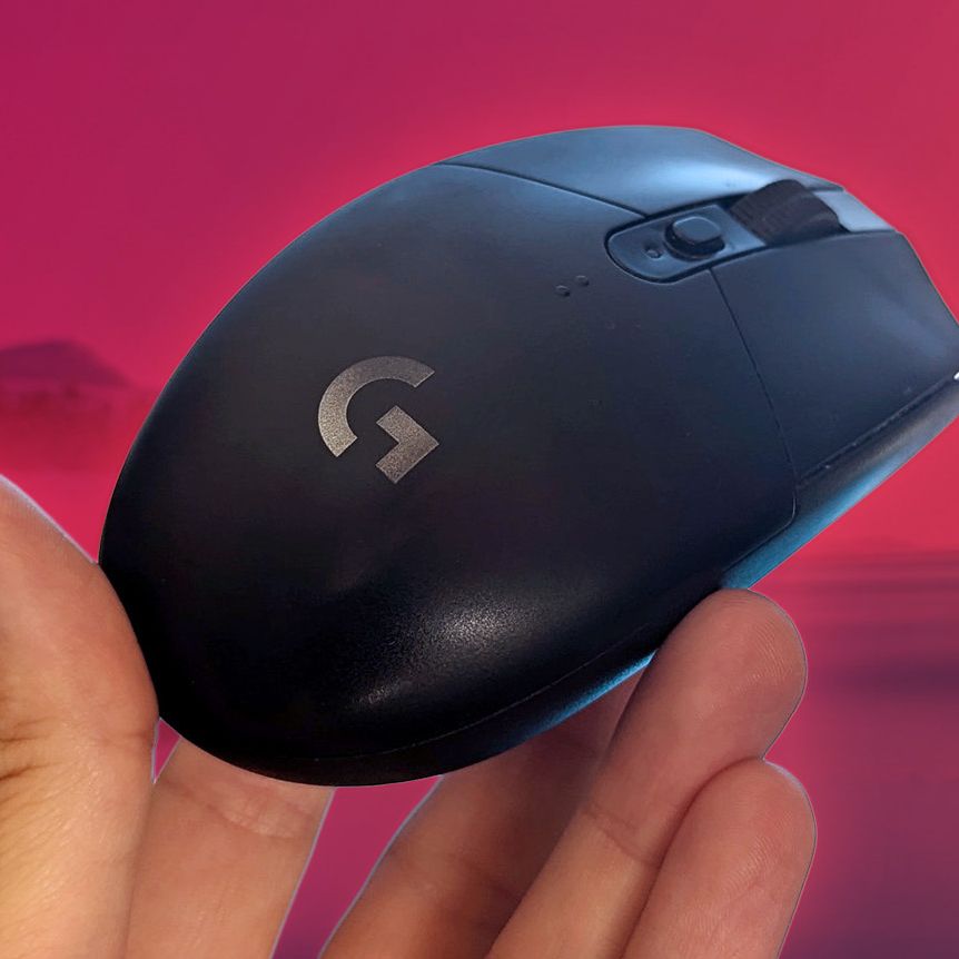 wh8RqW3FArppDgWJFpPr2R-1500-80.jpg I am selling the Logitech g405 it is in great condition only used for 2 months. display picture 1