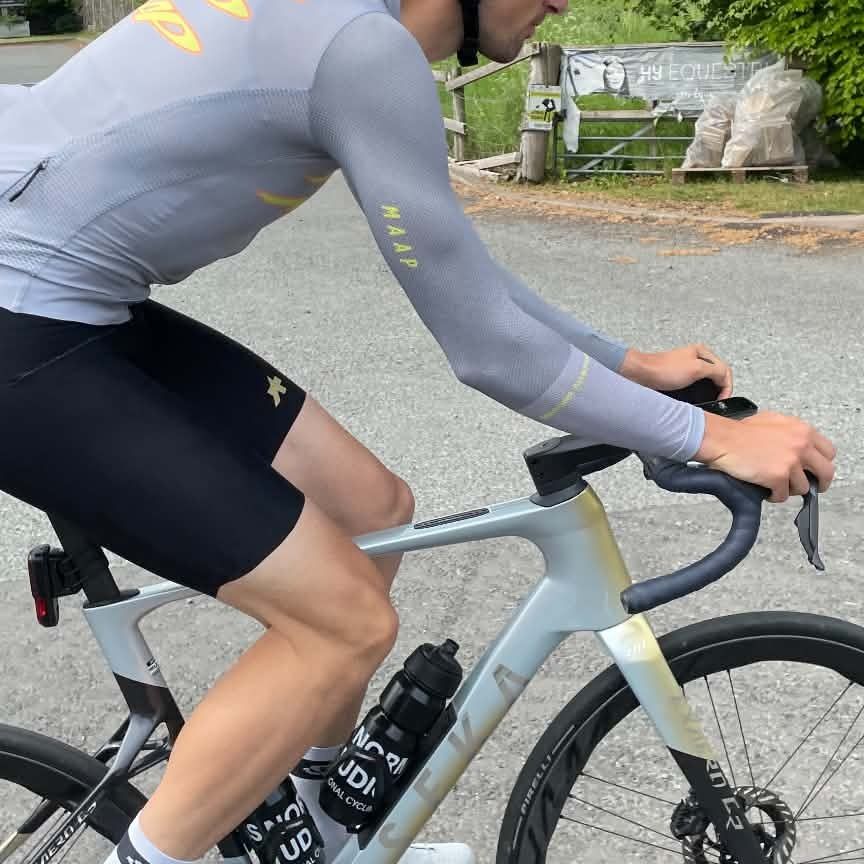 ASSOS 5th Gen Cycling Shorts ビブタイツ Assos Mille GTO S11 Bib Shorts Review: A top tier pair of shorts