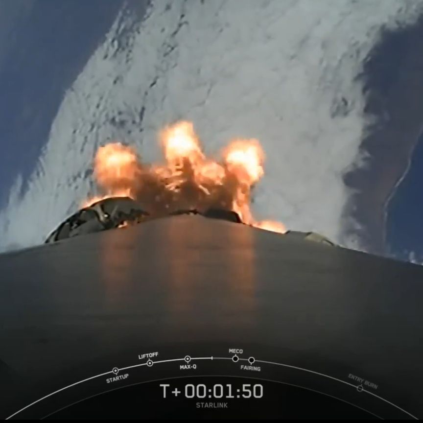 SpaceX launches fresh group of Starlink satellites from foggy