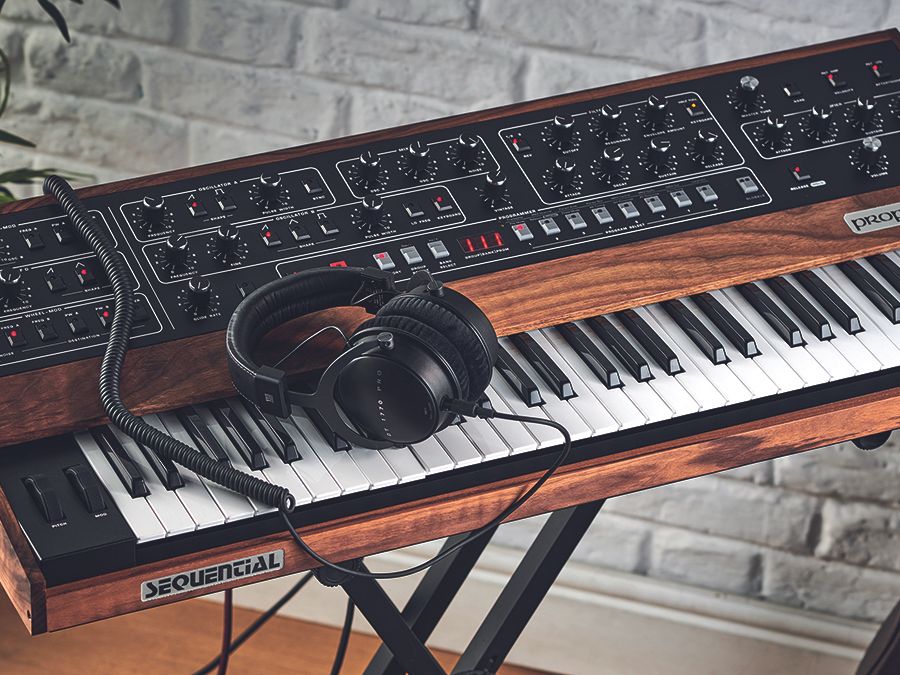 Sequential Prophet-5 Rev4 - Organology