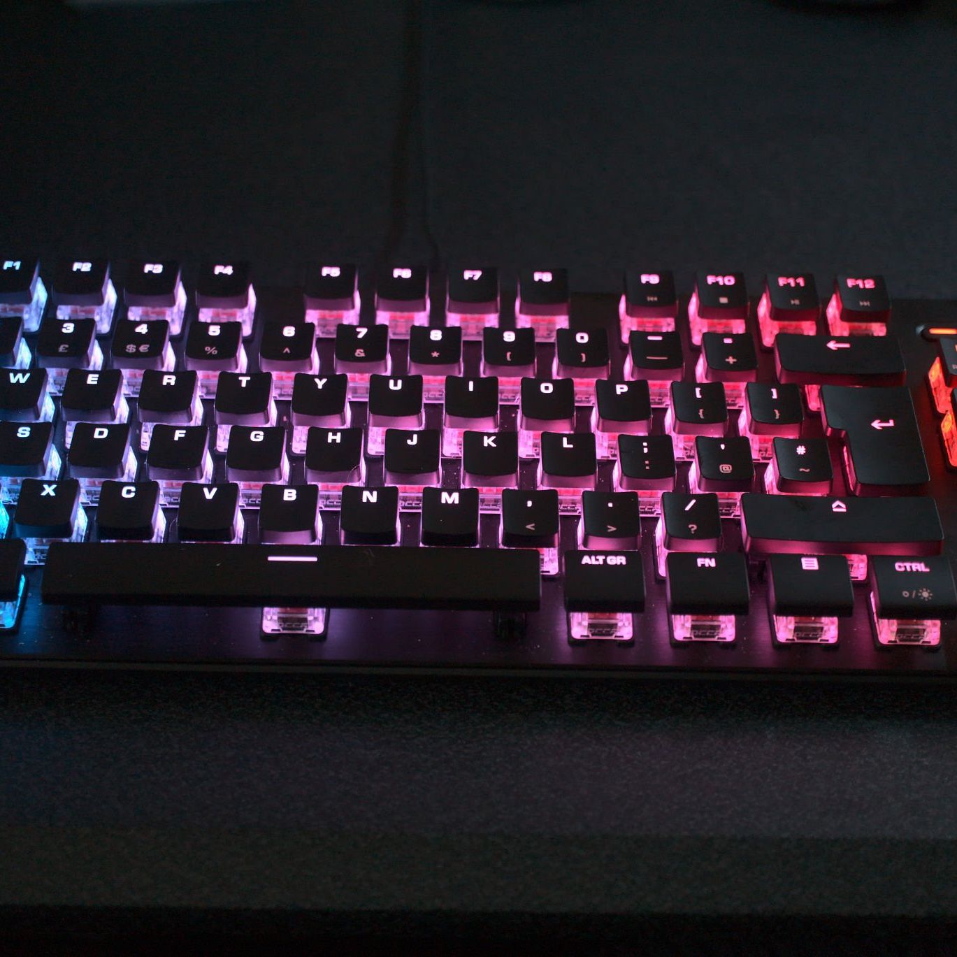 ROCCAT VULCAN TKL ブラック bgi927GLKksdtmyGeqj4Bh.jpg