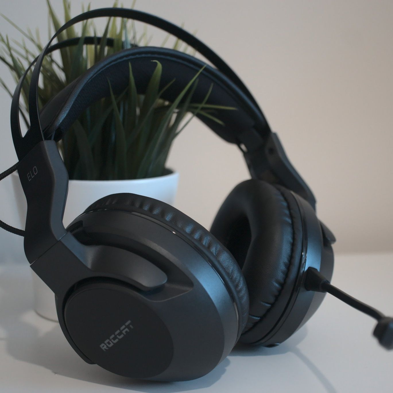 Roccat elo 7.1 air (ブラック) Amazon.com: ROCCAT Elo 7.1 Air PC Wireless Gaming Headset