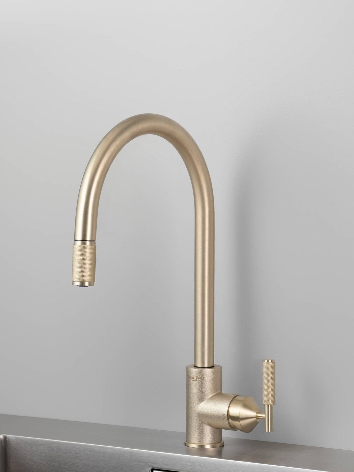 Uk Kitchen Tap / Pull-Out Mixer / Cross - Brass