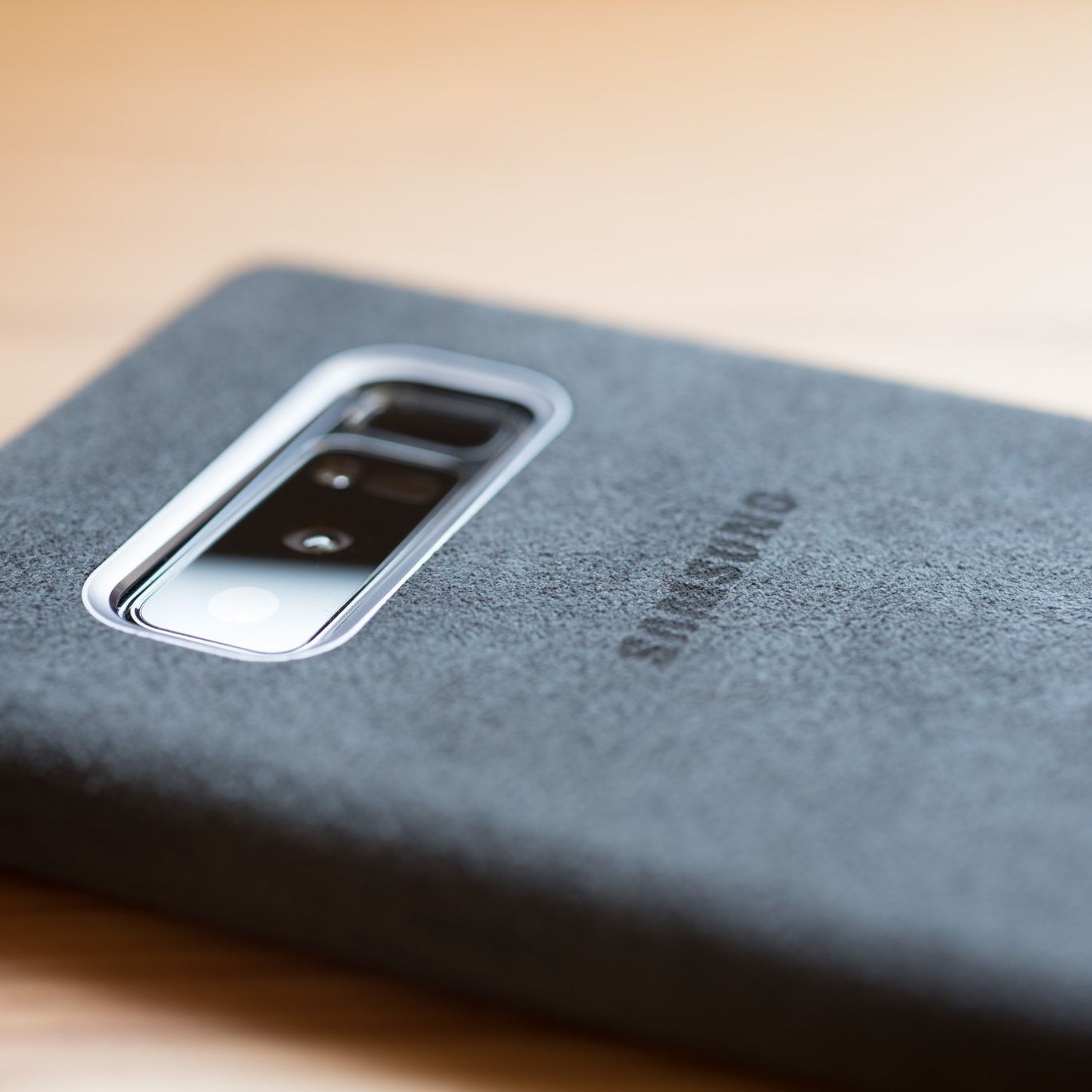 SAMSUNG - 【新品未使用】GalaxyNote8用Alcantara cover【グレー】 The Galaxy Note 8 Alcantara case is like a soft blanket for