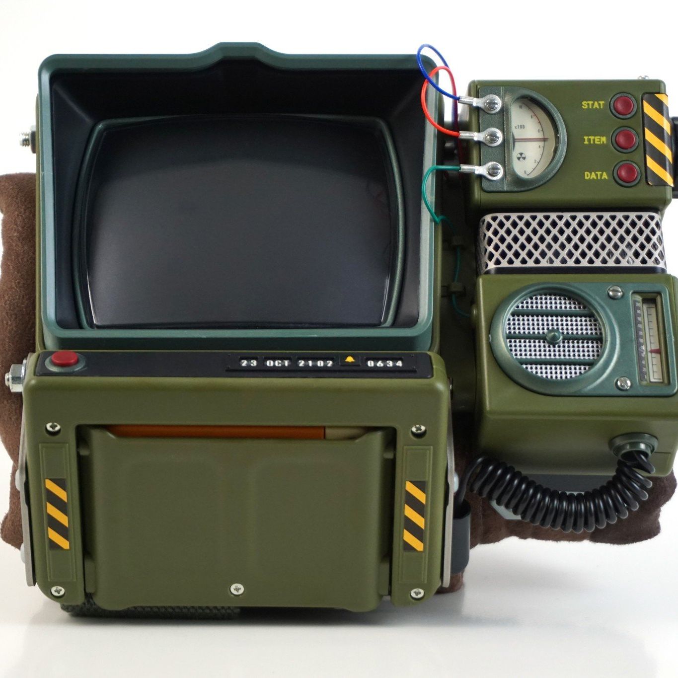Fallout76 PipBoy 2000MkIVとスタンド型スピーカー Fallout: 76 Revealed, Special Edition And Pip-Boy 2000 Mk VI