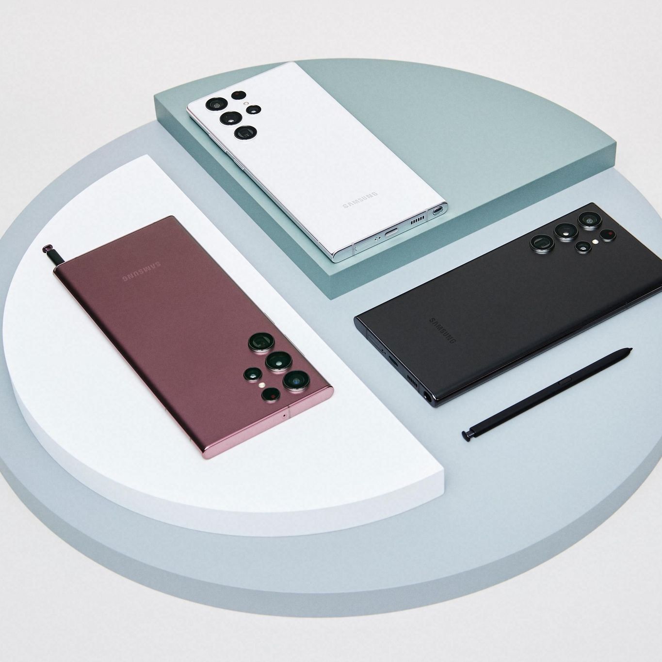 Samsung's new Galaxy S22 Ultra takes a Note from the past to bring