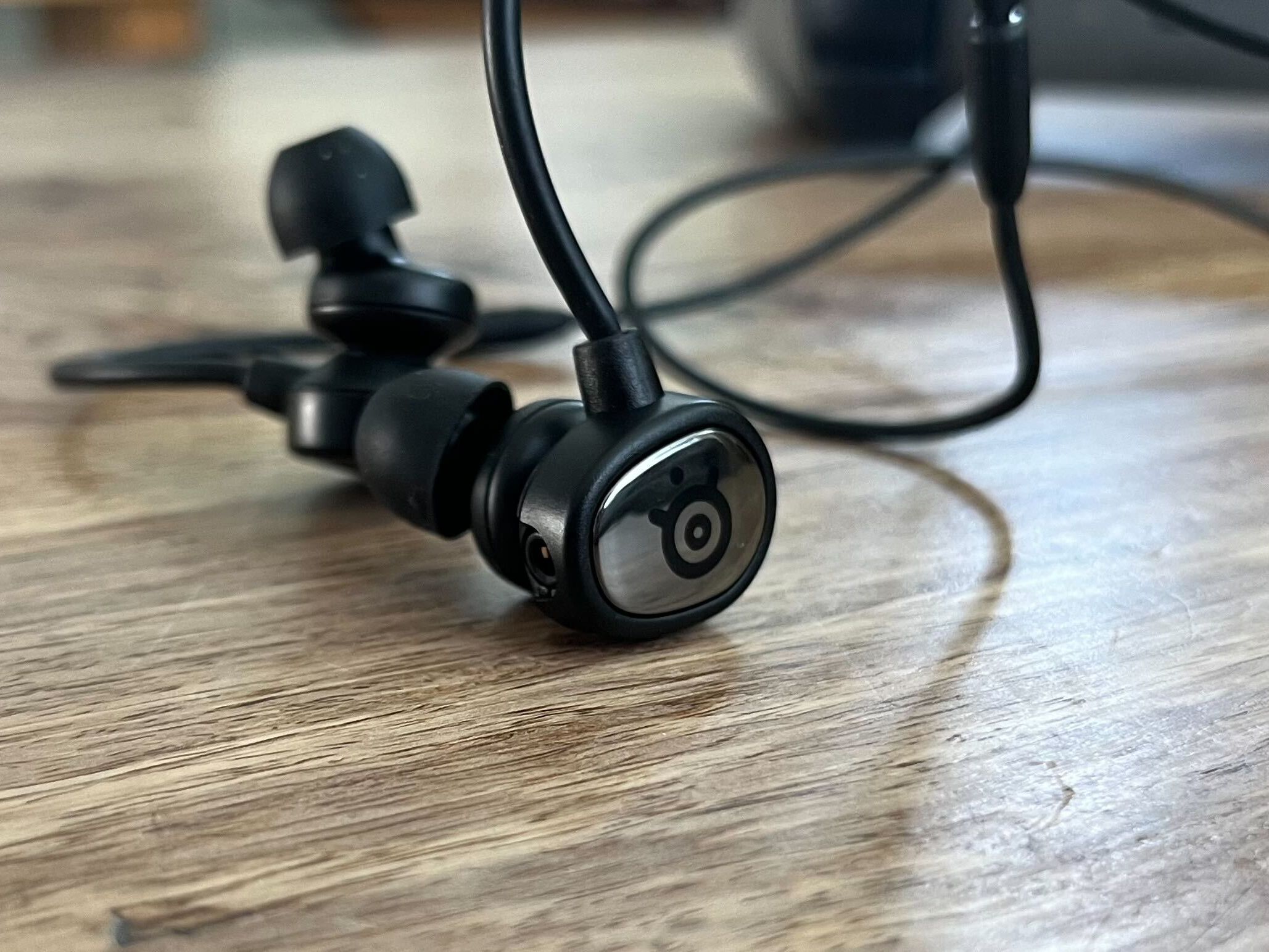 SteelSeries Tusq gaming headset review - the best gaming earbuds