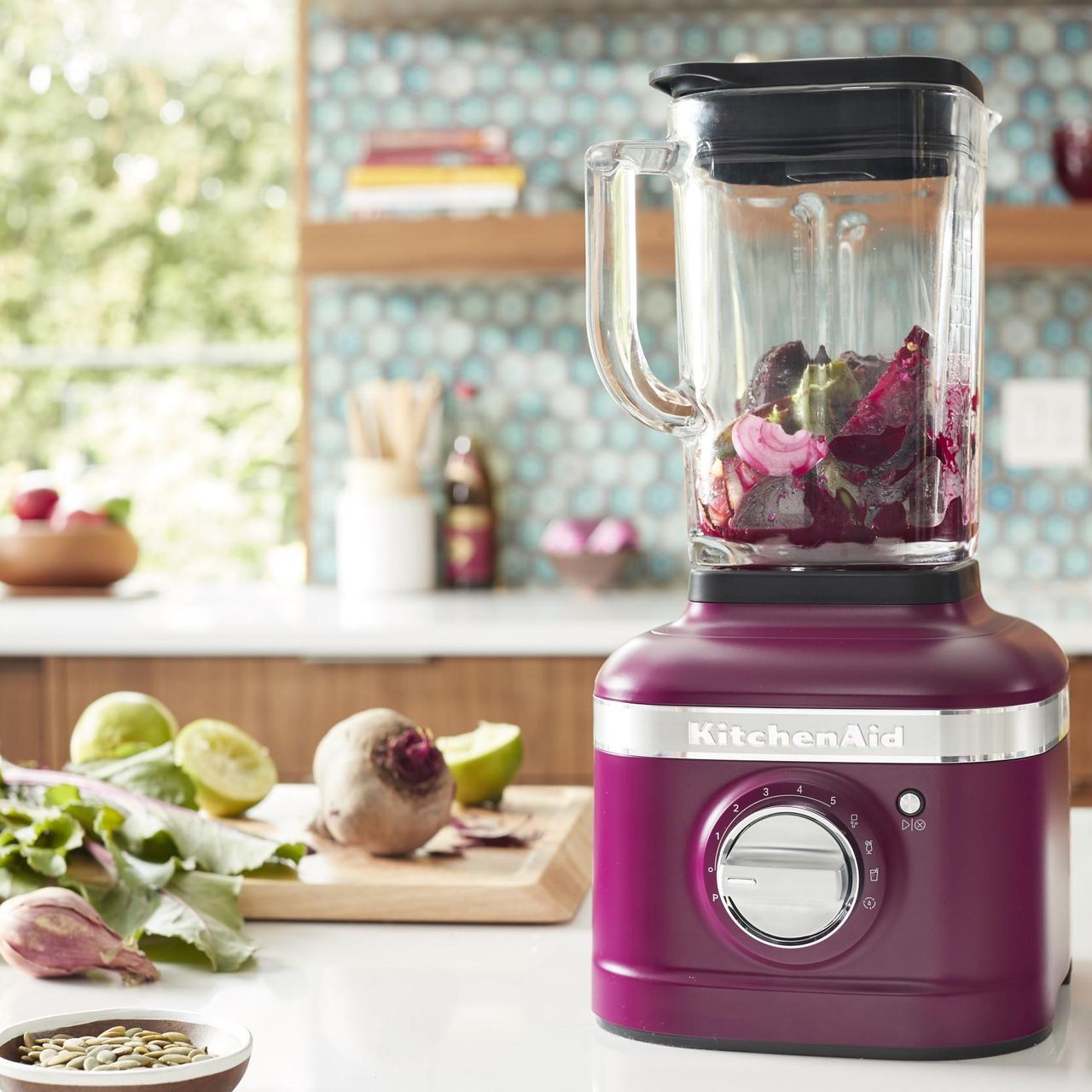 KitchenAid K400 Blender in the color Beetroot, the 2022 Color of the Year
