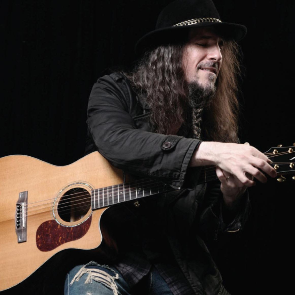 Ron “Bumblefoot” Thal: “Every time I do an acoustic version of