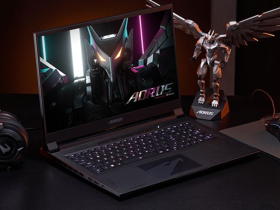 Gigabyte Core i9 RTX 4090 Gaming Laptop Hits Preorder for $3,899