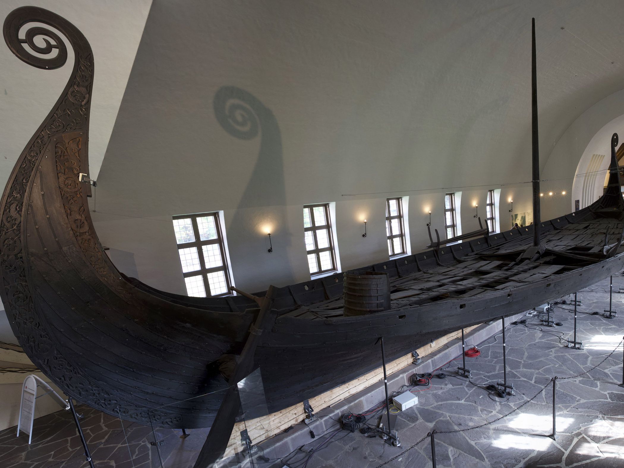 Elaborate Viking ship burial may have held a king or queen | Live Science