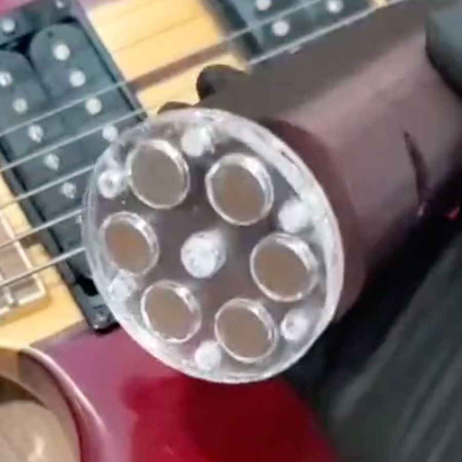 This guitarist has invented an evolution of the EBow that works on