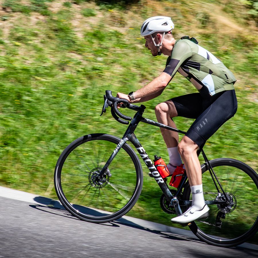 Top entry level carbon road bike Shop