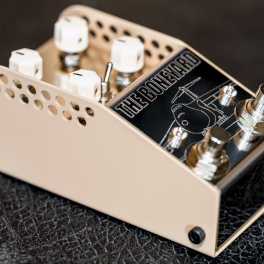 TONE BENDER MKlll. ハンドメイドFuzz Tone Bender MK1 'FUZZCASES' Enclosure - With Pressed Dimple