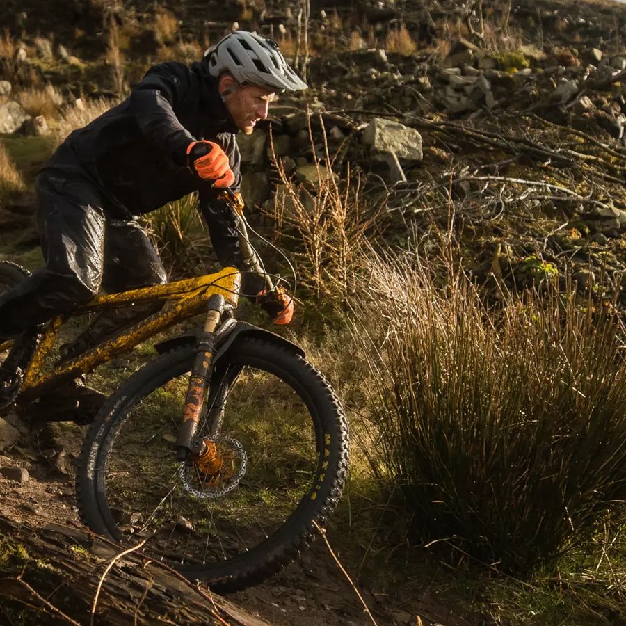 自転車本体 Nukeproof-hardtail First Look: The Nukeproof Tracker is Their New Budget Hardtail
