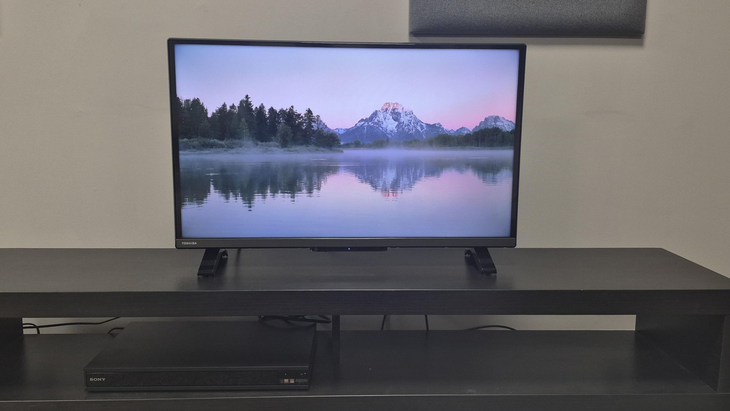 Toshiba 32LF2F53DB review: an ultra-cheap 32-inch TV that falls Toshiba 32LF2F53DB review: an ultra-cheap 32-inch TV that falls