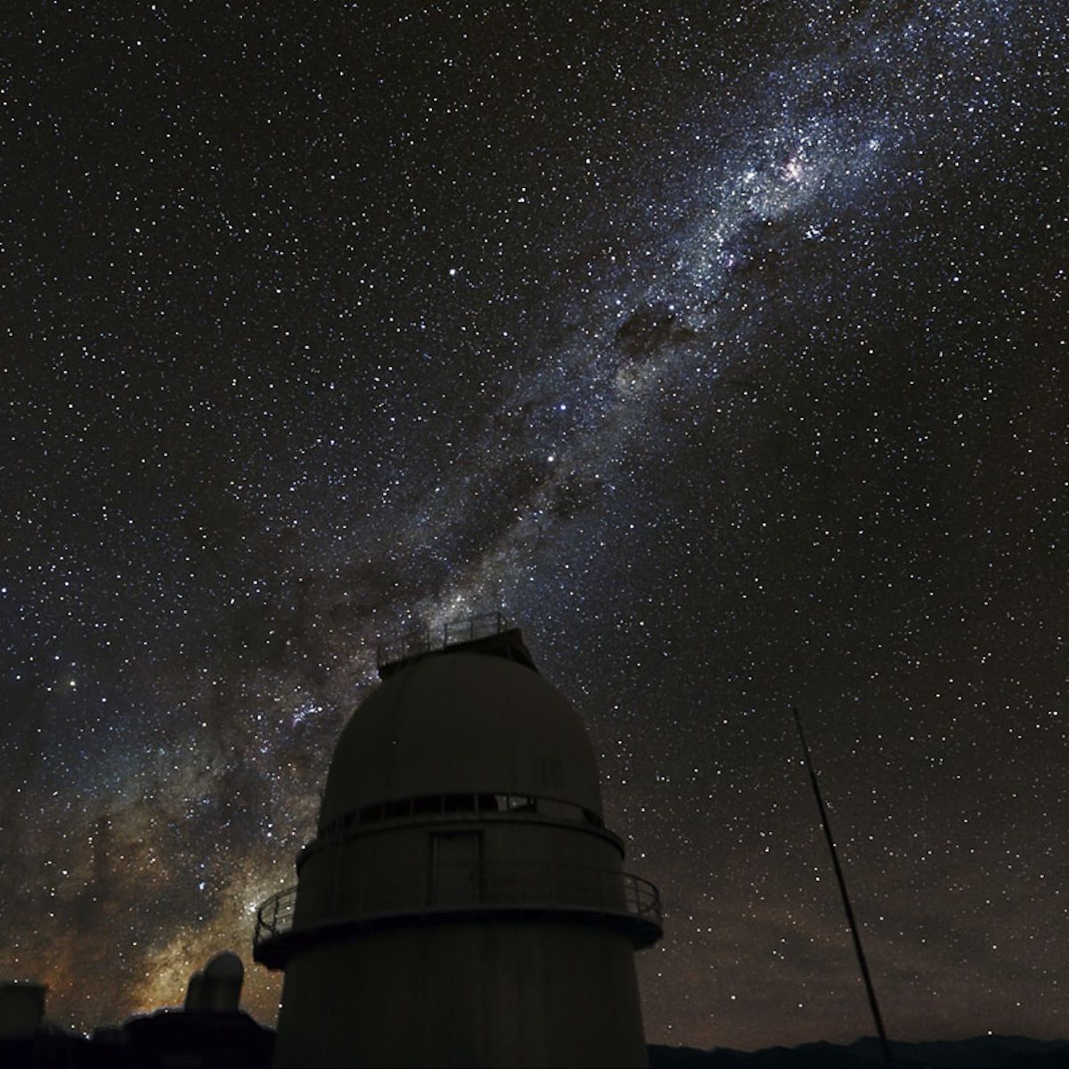 The Milky Way over the 1.54-metre Danish Telescope at La Silla