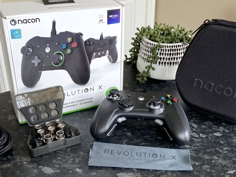 nacon Revolution x pro ナコンレボリューションxプロ Amazon.com: Bigben NACON Revolution X Pro Controller for