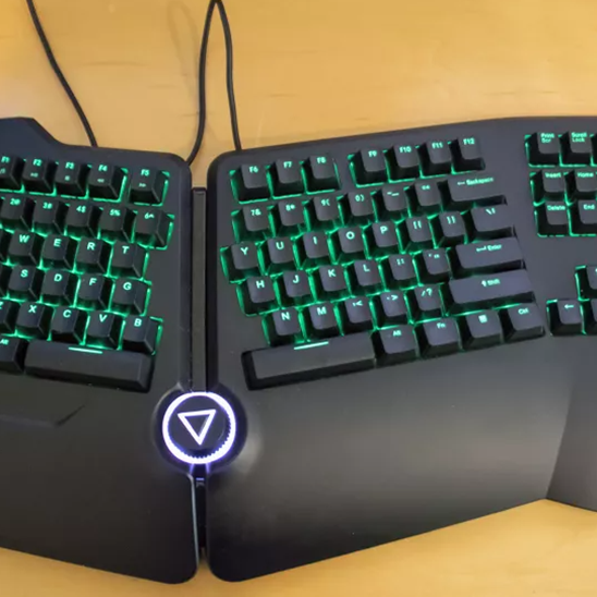 Cloud Nine C989 ErgoFS Mechanical Split Keyboard Review: Ergonomic