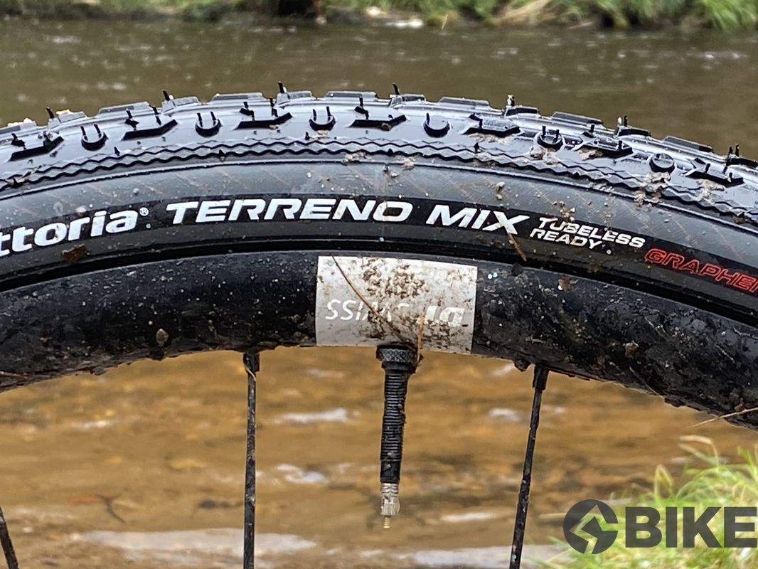 こうすけさん専用　Vittoria Terreno Mix 700 x 33c こうすけさん専用 Vittoria Terreno Mix 700 x 33c