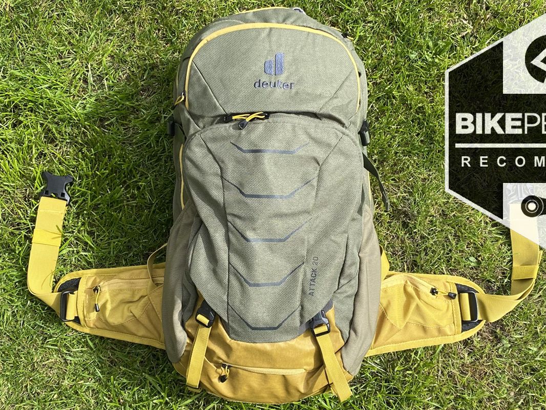 ドイター　deuter　ATTACK protector 迷彩 ドイター deuter ATTACK protector 迷彩（ストルーフ 8・3800125