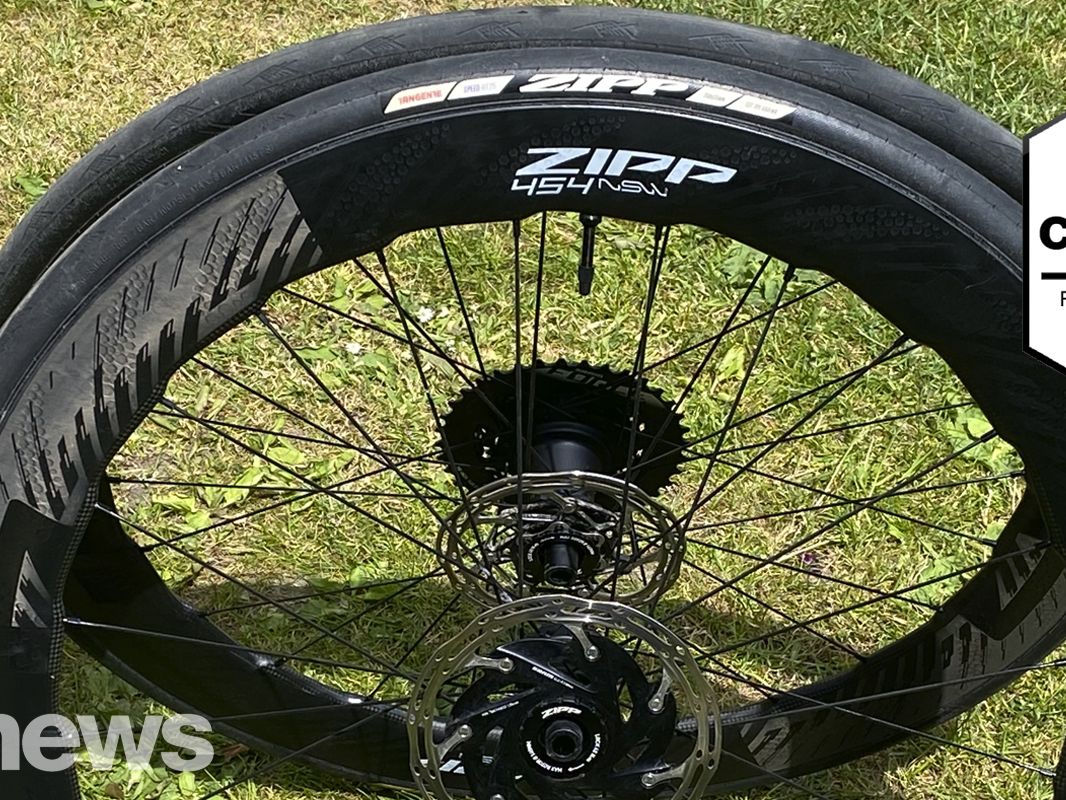 Zipp 454 NSW review: Hookless 'sawtooth' wheels with big