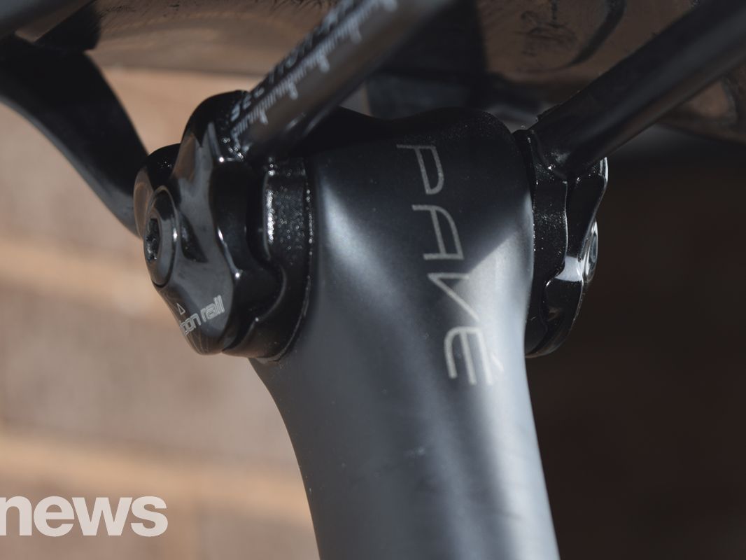 スペシャライズド　S-Works Pave Post ブラック カーボン S-WORKS PAVE CARBON POST 380MM X 0MM OFFSET(380mm X 0mm