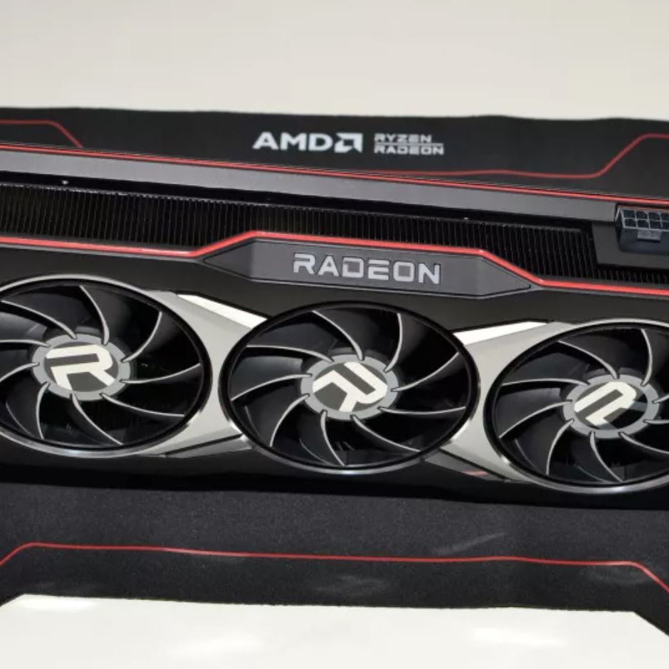 AMD RX 6900XT Screams at 3.3 GHz, Breaking Another World Record