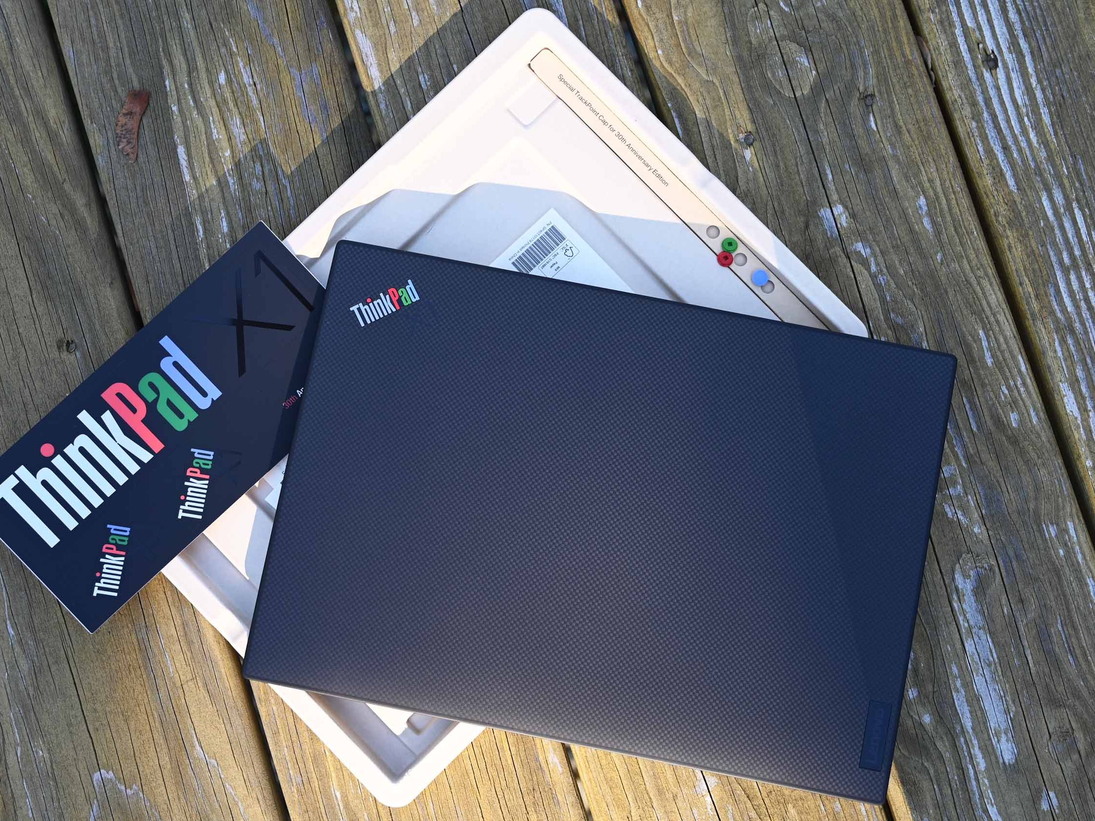 30th Anniversary ThinkPad US仕様 X1 Carbon Lenovo ThinkPad X1 Carbon G12 - Intel Core Ultra 7 155U vPro