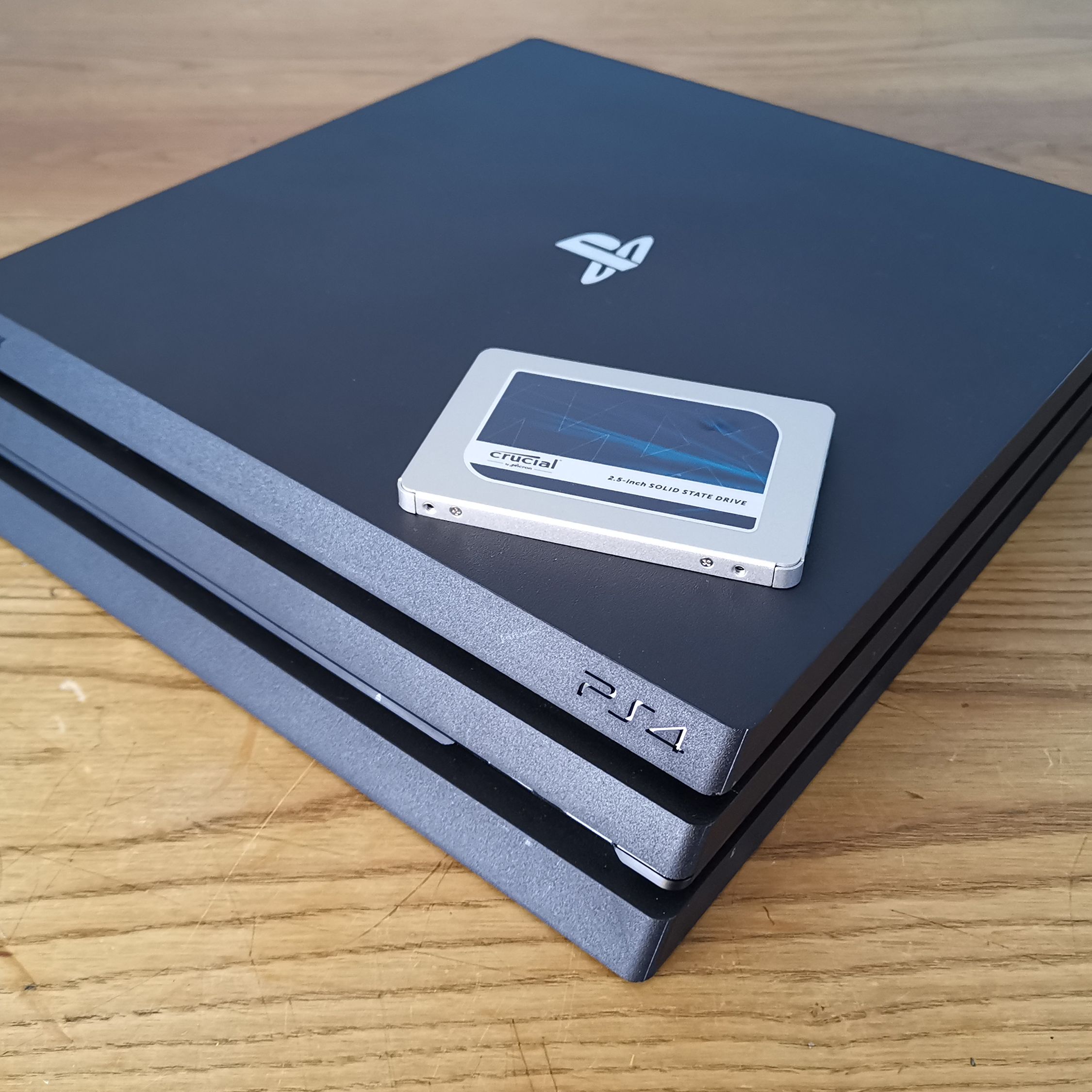 これが最強のPS4 Proだ！ 8TB SSDで内蔵/外付け両方ともドライブ