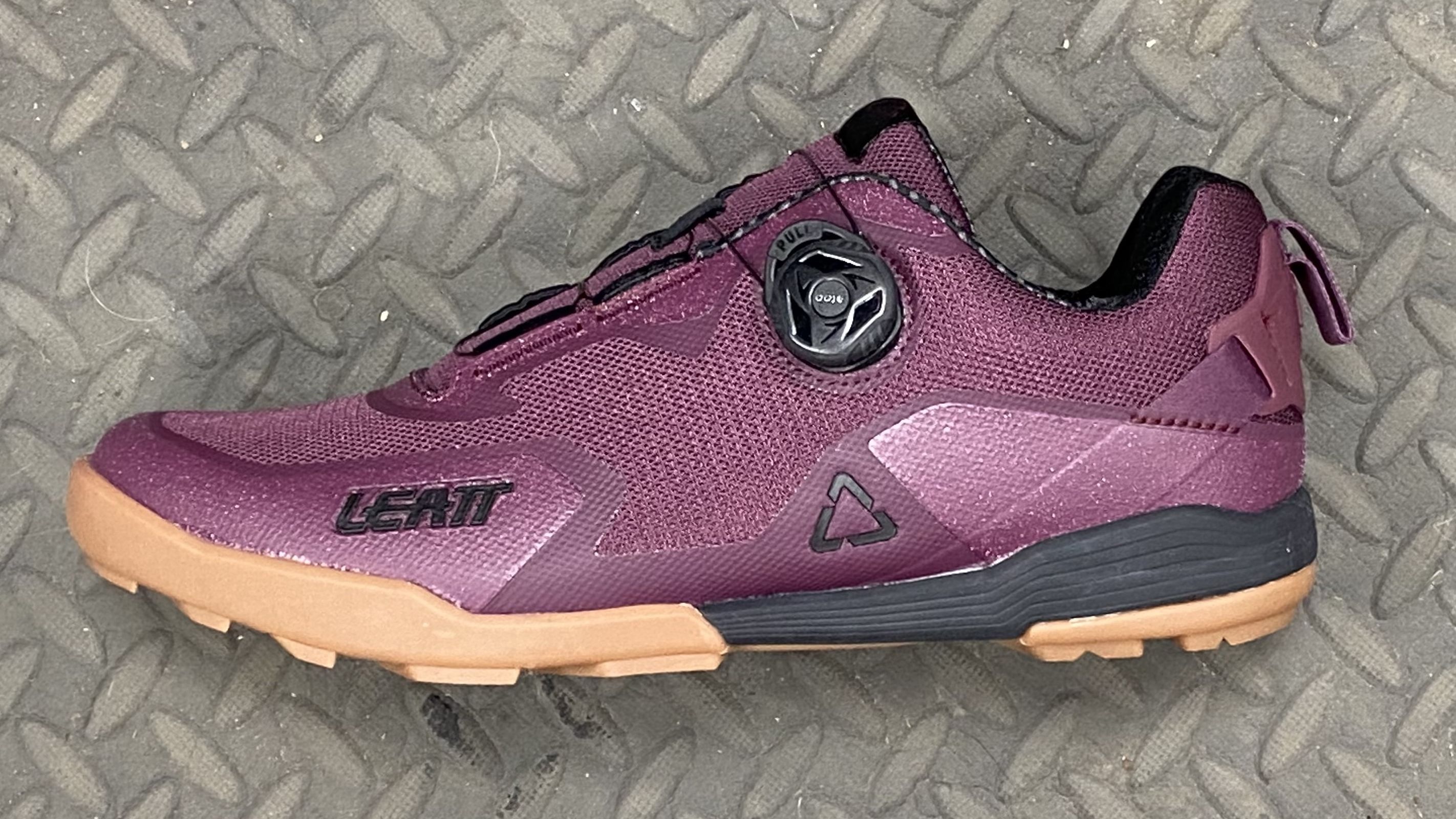 Leatt 6.0 Clip V22 shoe review | Bike Perfect
