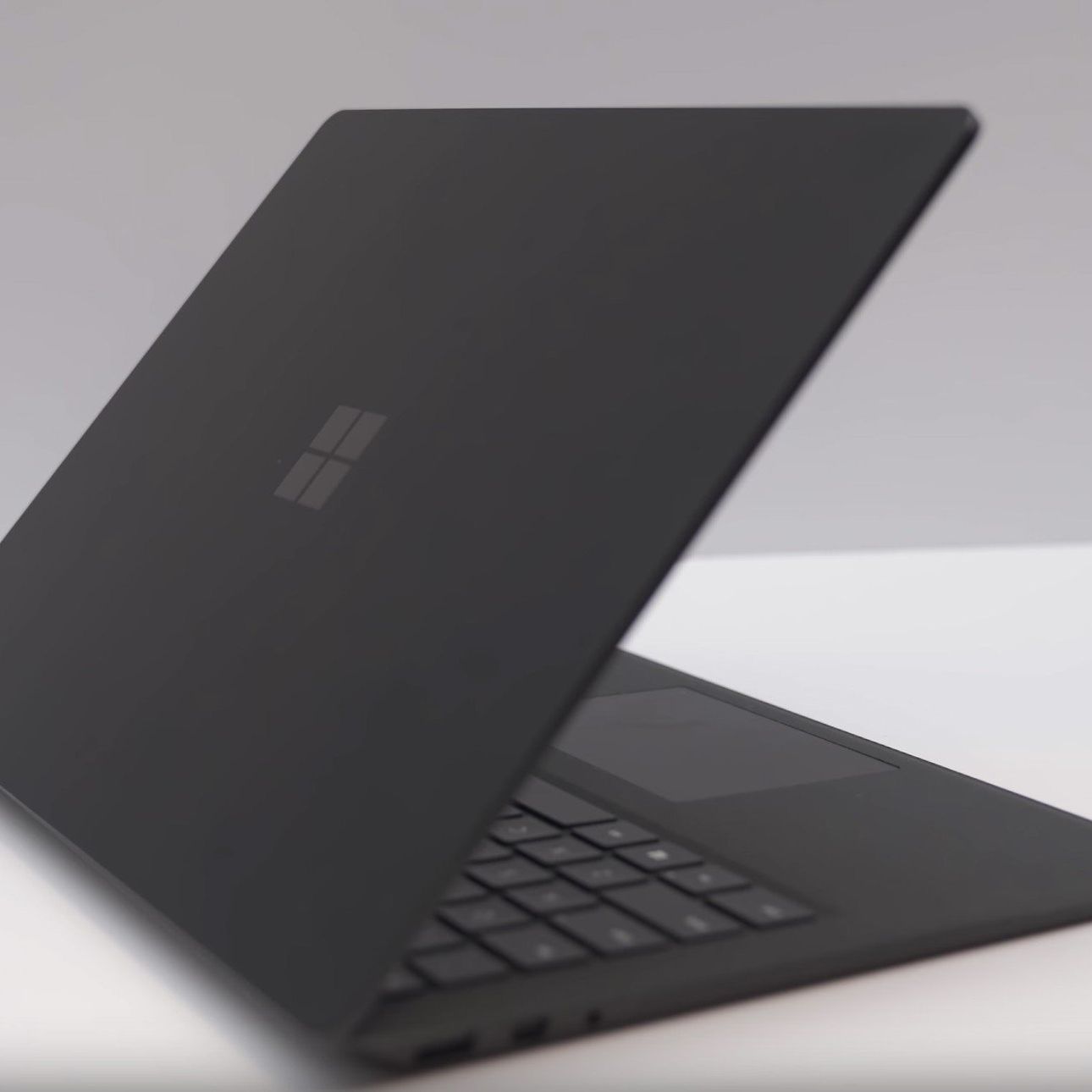 Microsoft surface laptop2 ブラック Amazon.com: Microsoft Surface Laptop 2 (Intel Core i5, 8GB