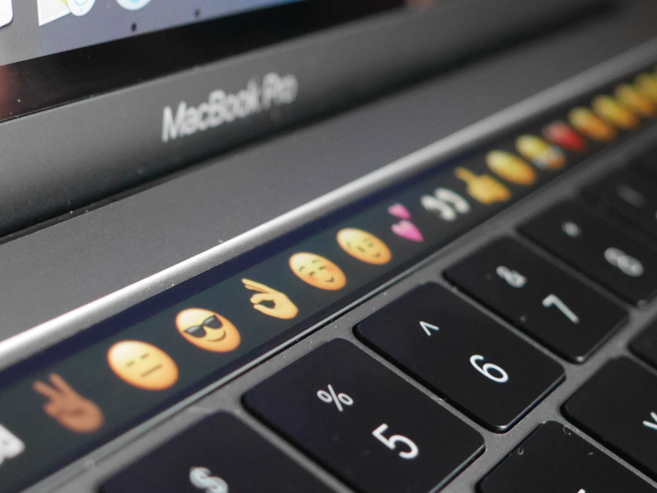 【美品】MacBook Pro 2017【Touch Bar 英字キーボード】 Amazon.co.jp: MacBook Pro USキーボード カバー 2点セット ATiC