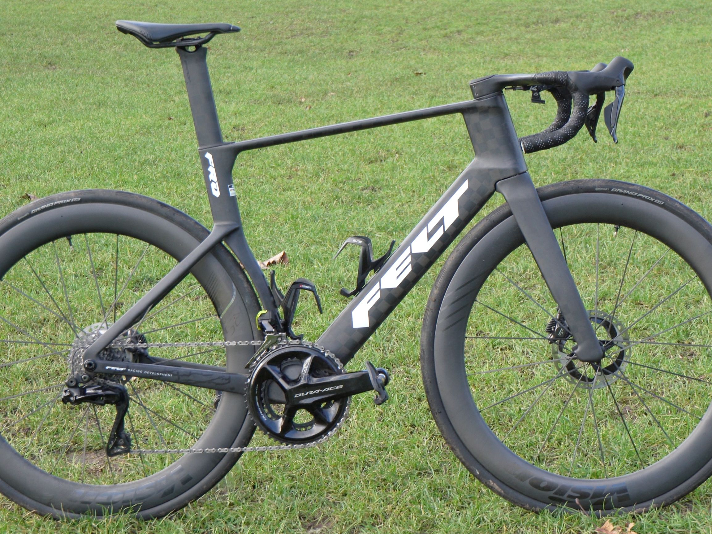 Felt returns with an all-new aero bike: Good on paper, but a let