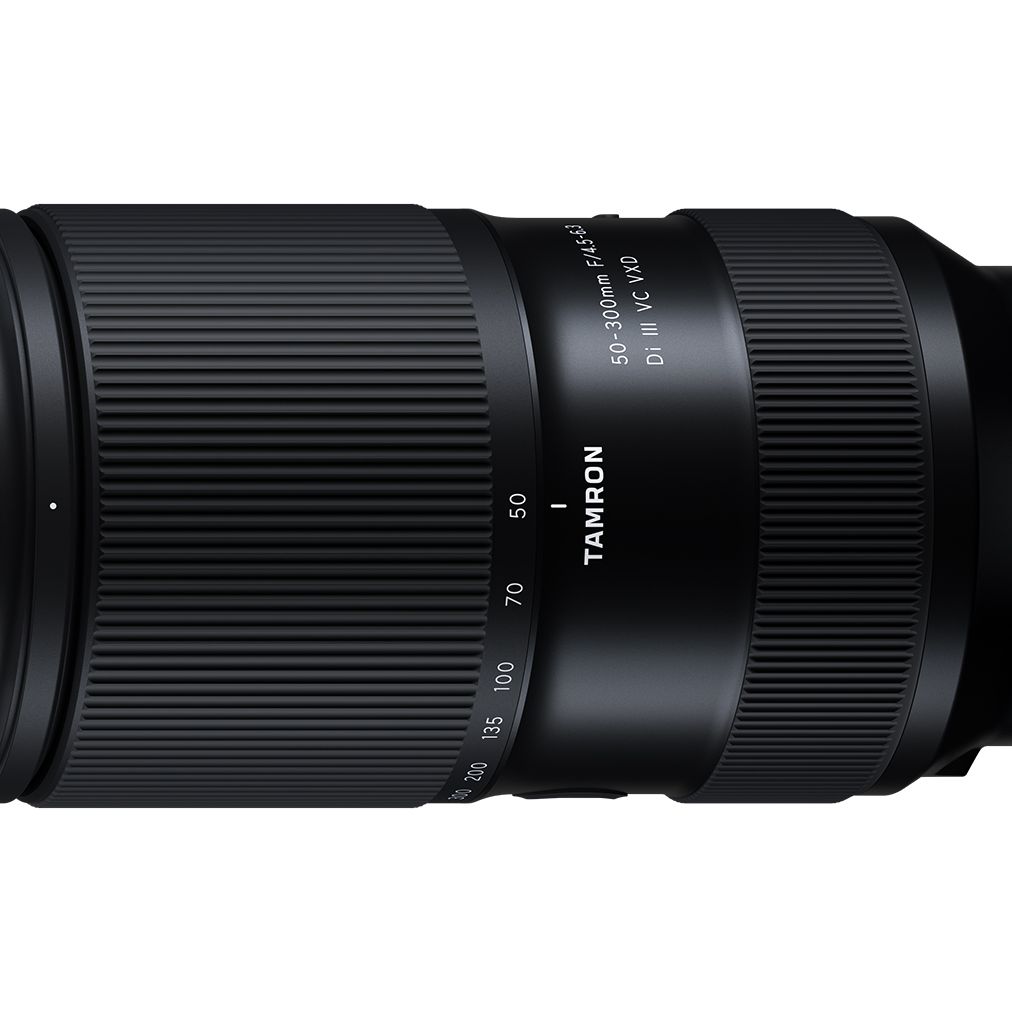 Tamron goes further with a new extended superzoom for Sony
