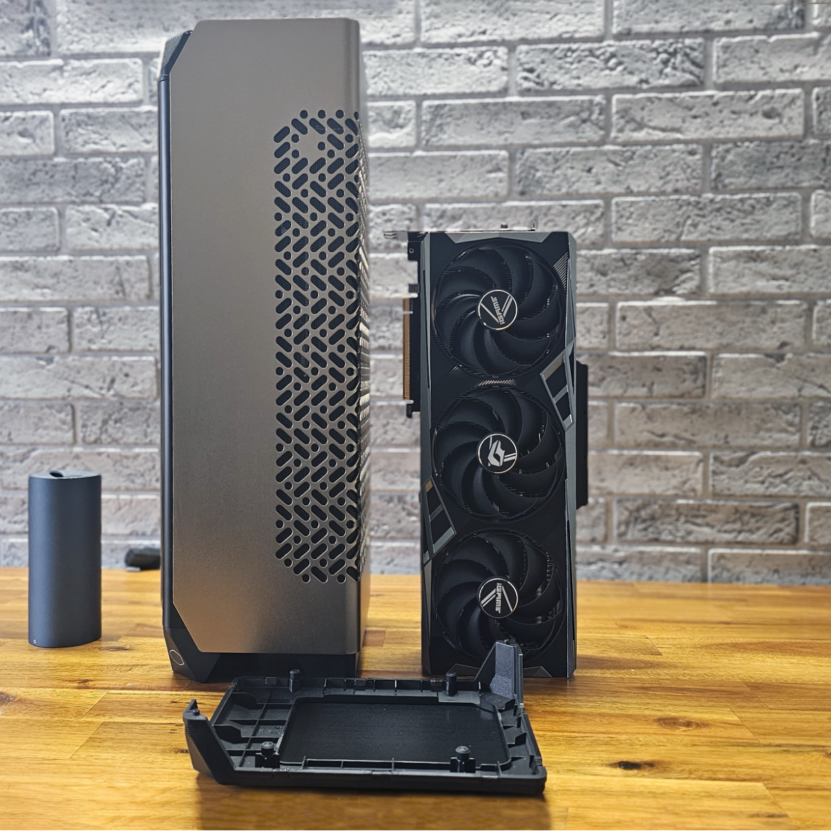 Cooler Master Ncore 100 MAX ダークグレー ncore-100-max_01.jpg