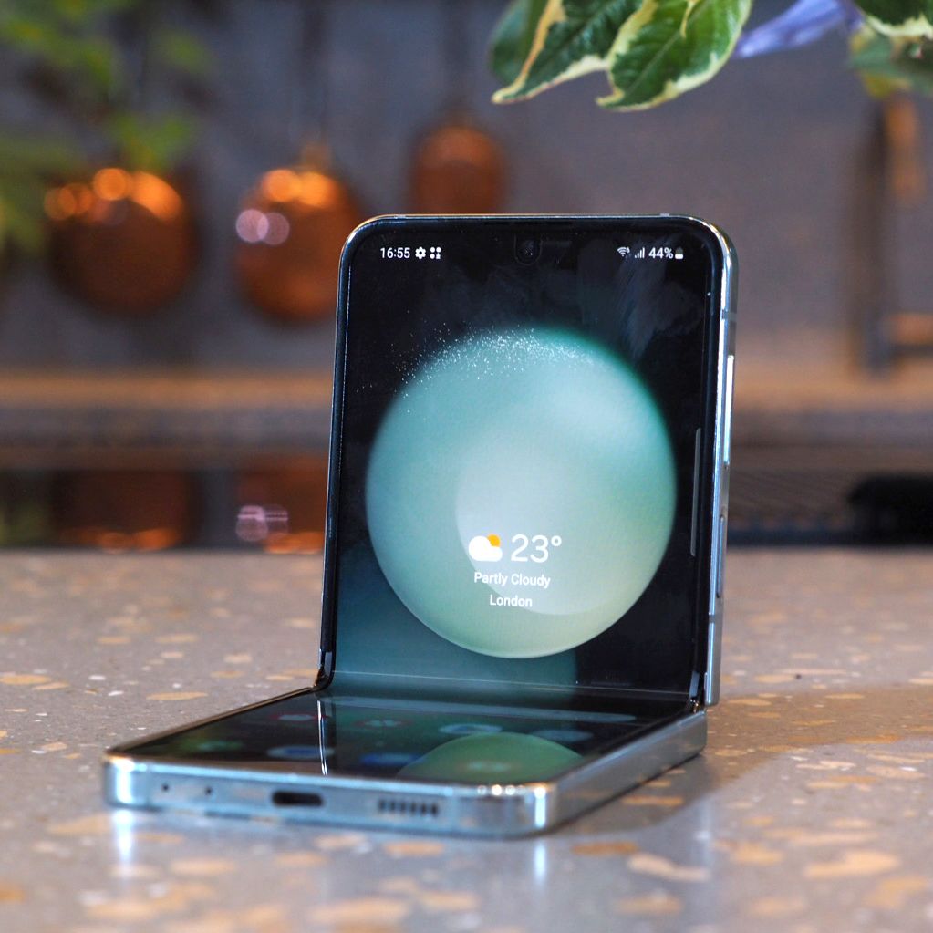 Samsung Galaxy Z Flip 5 review: it's flippin' great | T3