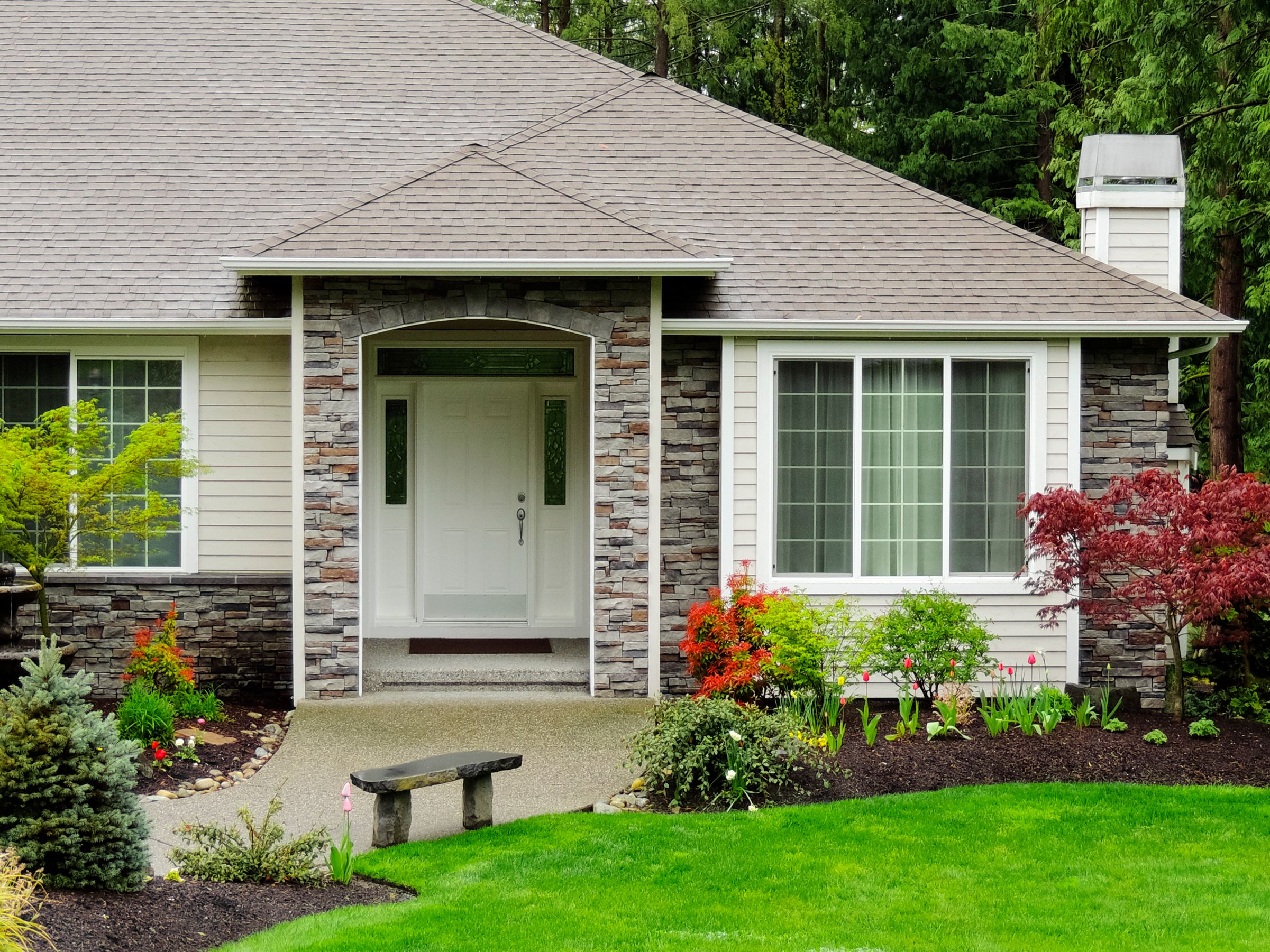 11 small front yard landscaping ideas that are low maintenance | Real Homes, image size:2401x1801